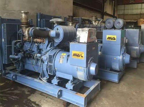 龙山发电机组带负载降电压是什么原因照成的？