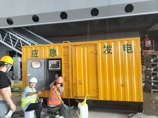 龙山怎样判断空气滤清器是否需要更换？