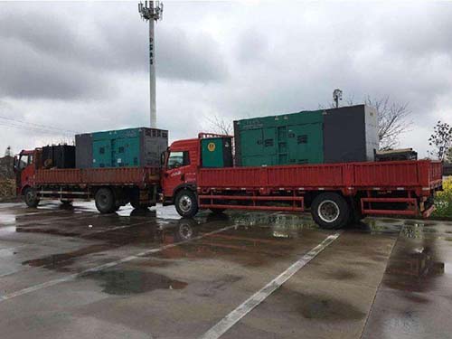 龙山涂抹密封胶后，需要等待多长时间才能安装水冷式机油散热器密封件？